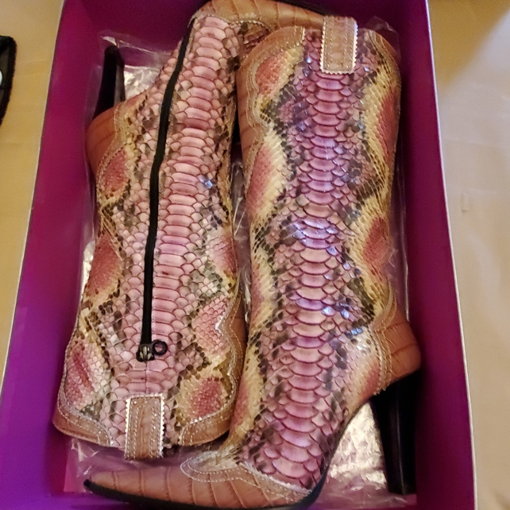 Real Crocodile boots  40 / 10 $199
